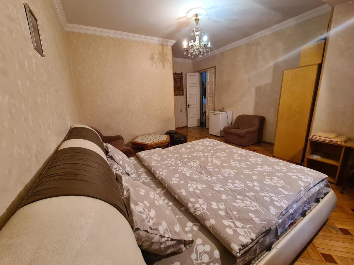 Hotel Bu Tbilisi Buitenkant foto