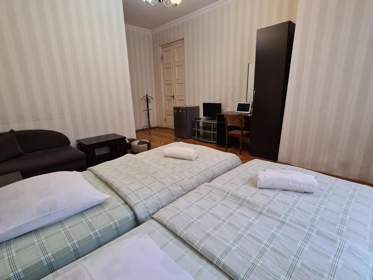 Hotel Bu Tbilisi Buitenkant foto