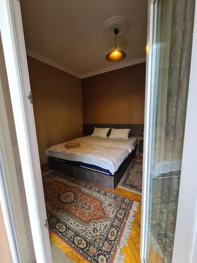 Hotel Bu Tbilisi Buitenkant foto