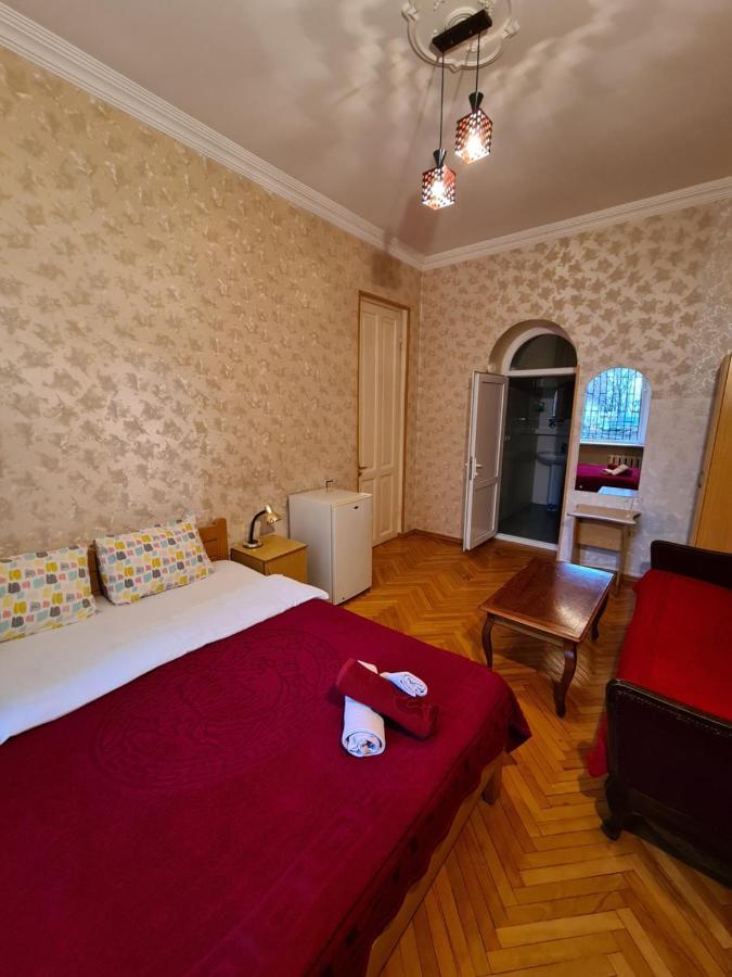 Hotel Bu Tbilisi Buitenkant foto