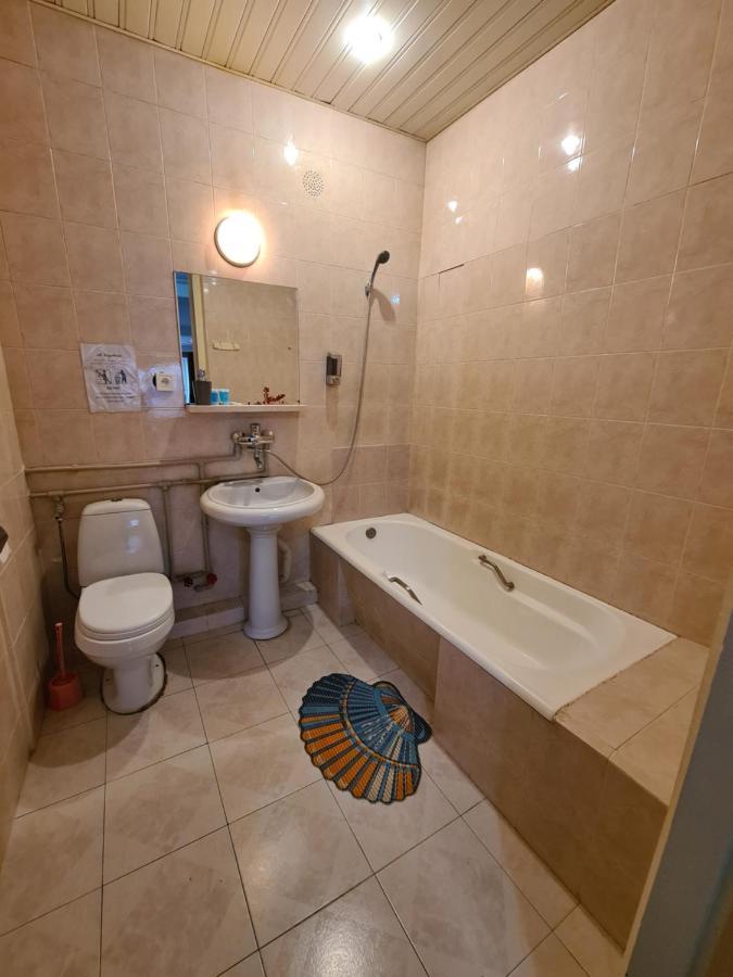 Hotel Bu Tbilisi Buitenkant foto