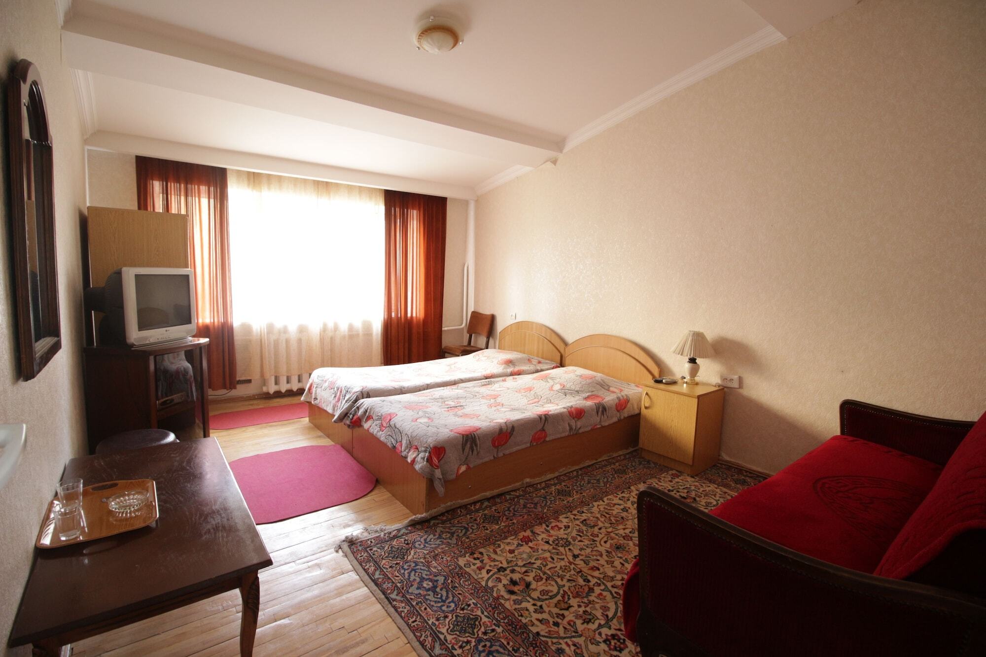 Hotel Bu Tbilisi Buitenkant foto